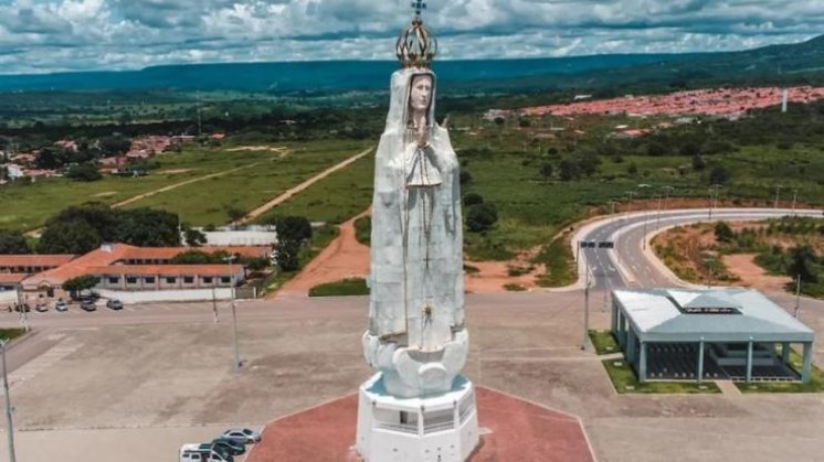 Rekordno visok kip Djevice Marije
