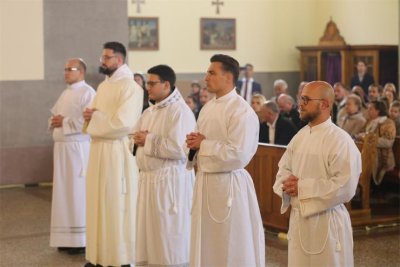 Nadbiskup Kutleša zaredio petoricu novih đakona