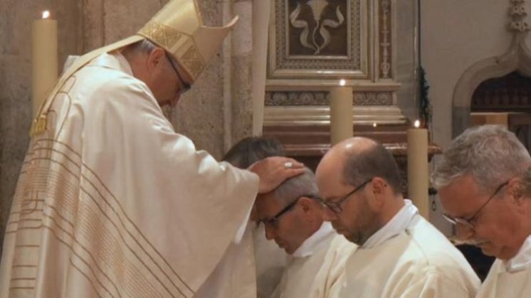 Graz: Zaređeno dvanaest muškaraca za đakone