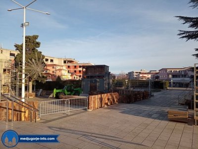 MEĐUGORJE: SCENOGRAFIJA „ŽIVIH JASLICA“ POČINJE DOBIVATI SVOJ OBRIS