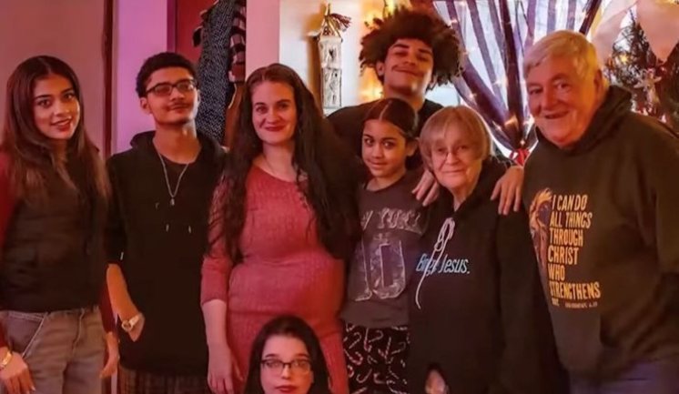 &lsquo;Nadam se da će ih dovesti do Isusa&rsquo;: Djed snimio cijelu Bibliju za unuke