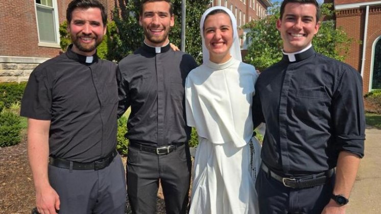 Četiri od sedam: Nevjerojatna priča o duhovnim pozivima u obitelji Morrison