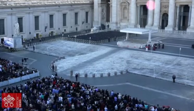 Papa predvodio Molitveno bdjenje za mir u Vatikanu