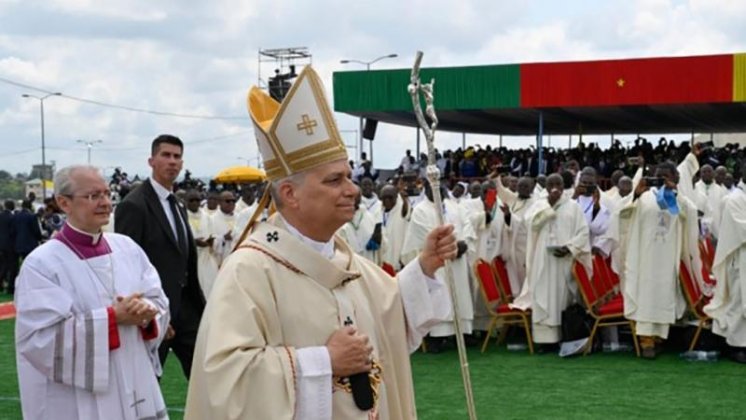 Papu u Douali dočekalo 600 000 vjernika