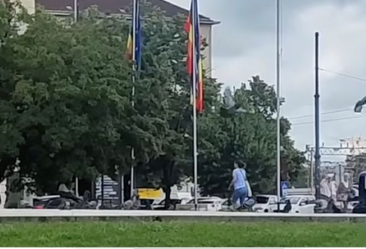 Majka koja je skinula LGBT zastave u Zagrebu: &ldquo;Ne mrzim nikoga, ali ne dam da nam djeci nameću ono što nije naše&rdquo;