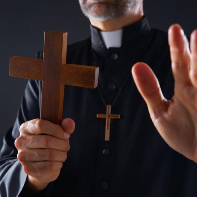 Egzorcisti na YouTubeu: Korisna evangelizacija ili opasna senzacija?