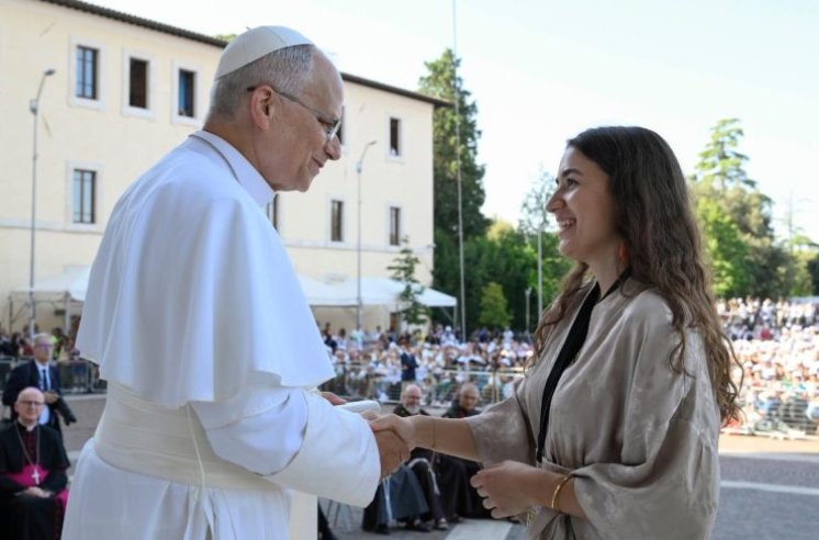 Papa na misi u Asizu pozvao mlade da ispisuju nove stranice povijesti