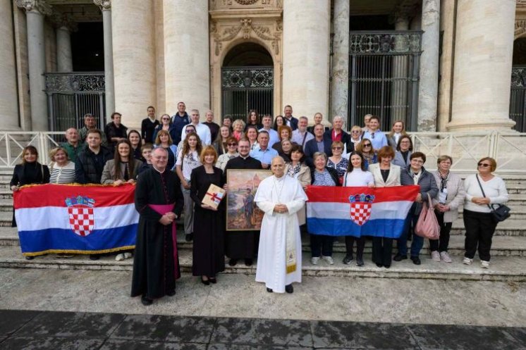 Hodočasnici iz Karlovca se susreli s papom Lavom XIV.
