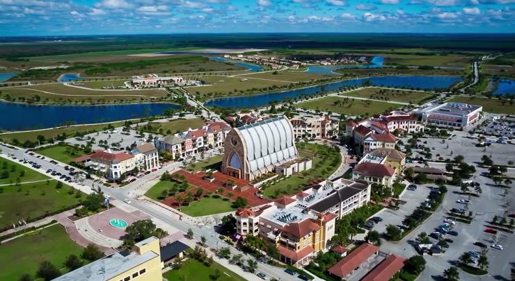 ave-maria-grad-florida.jpg
