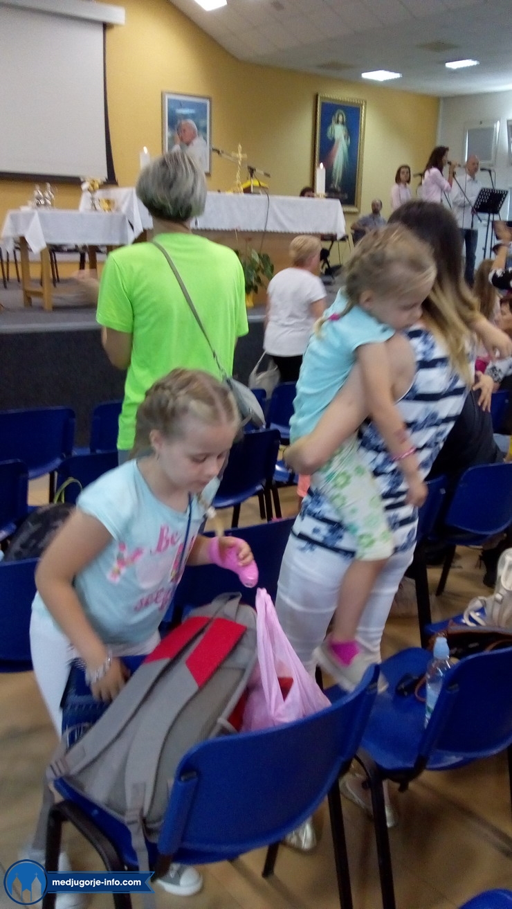 hodocasce-obitelji-kraljici-mira-u-medugorje_3.jpg