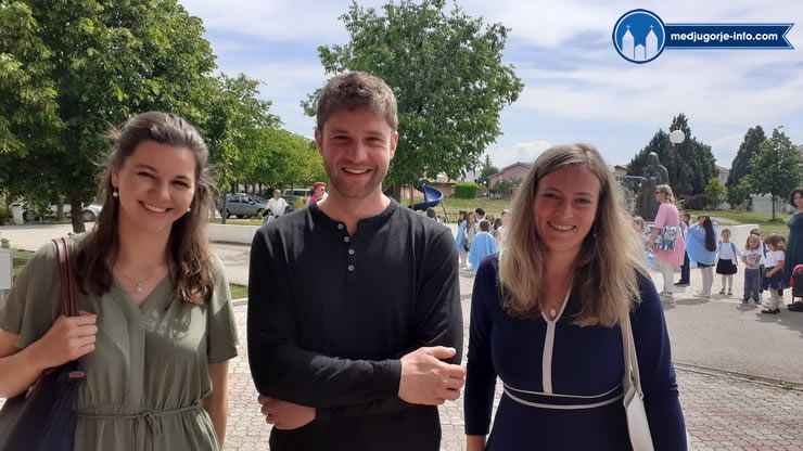 hodocasnici-iz-njemacke-u-medugorju.jpg